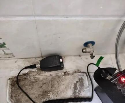 云县屋顶漏水维修公司分享下卫生间漏水的危害及解决方法